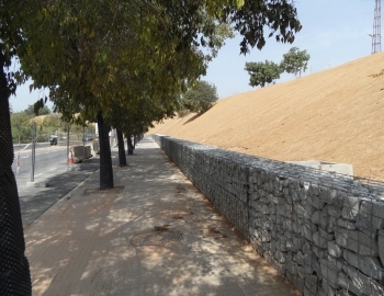 Talud calle Cardener, Cerdanyola